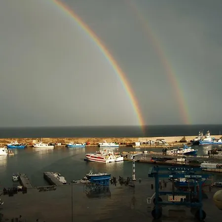 Vistas Al Mar דירה